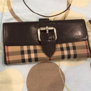 Meet your Posher, Nhora